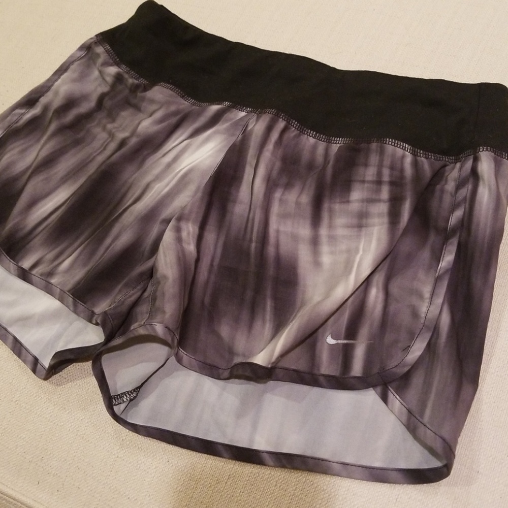 Gray Printed Nike Athletic Shorts w/ liner